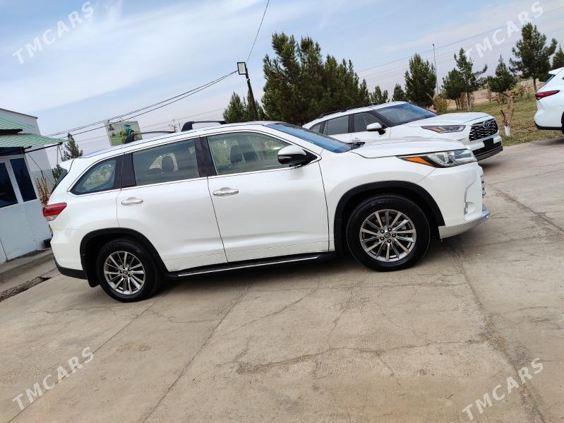 Toyota Highlander 2017 - 480 000 TMT - Мары - img 4