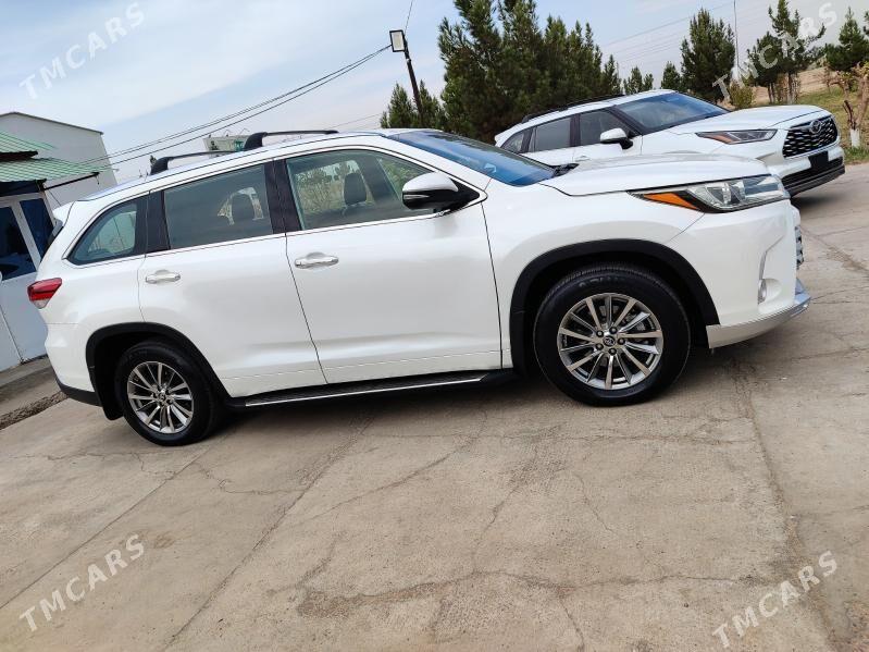 Toyota Highlander 2017 - 480 000 TMT - Мары - img 3