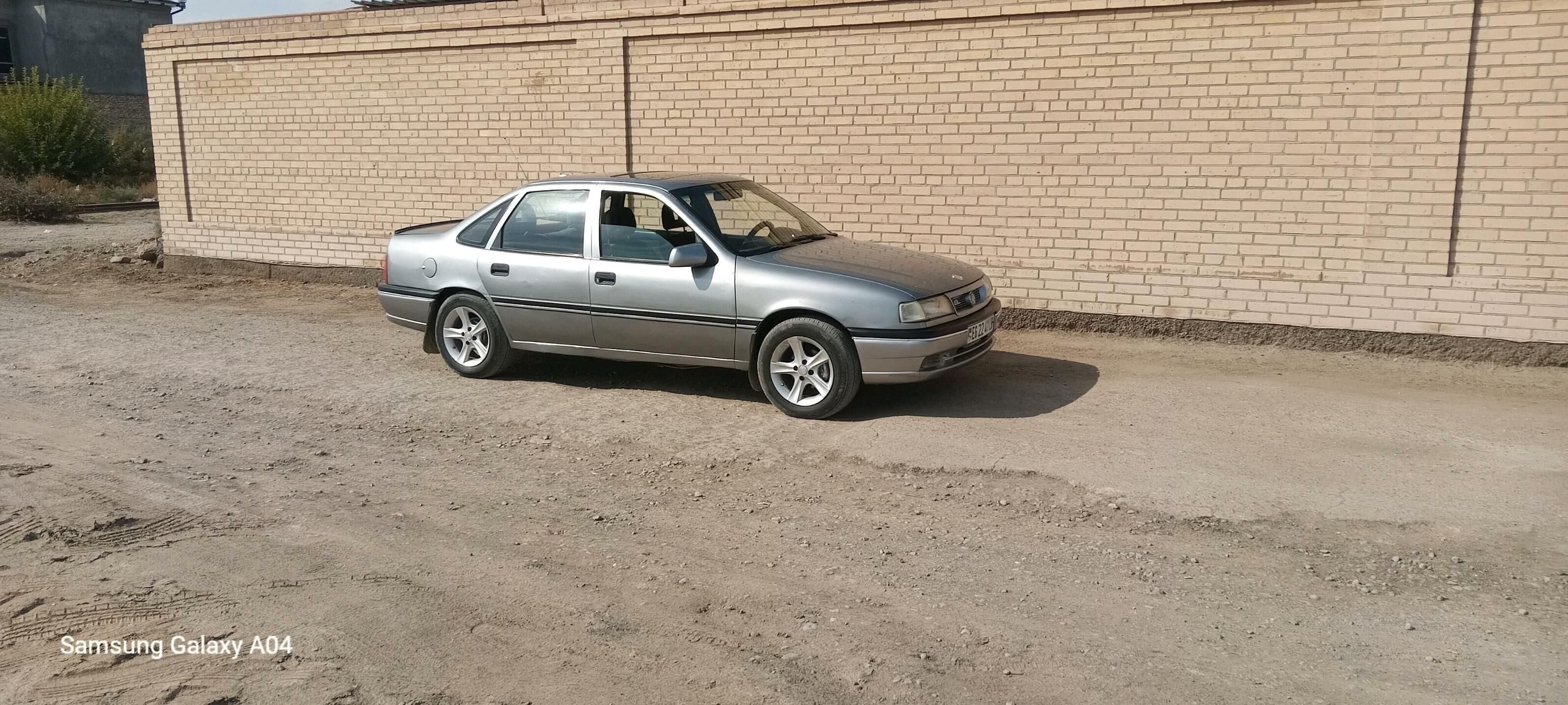 Opel Vectra 1992 - 40 000 TMT - Sakar - img 7