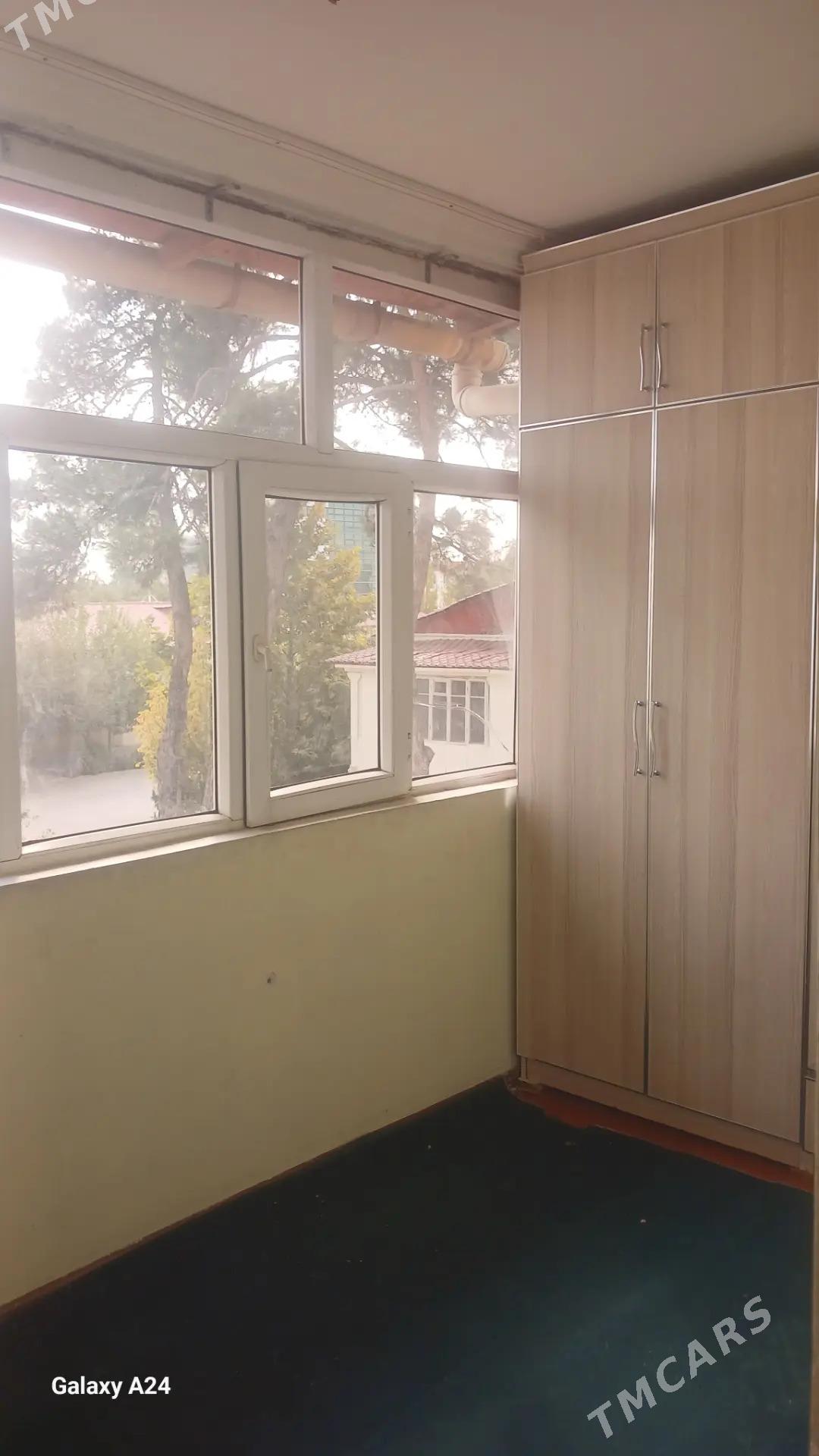 СВОБОДА МИРА 1КОМН 3/3ЭТ - Aşgabat - img 2