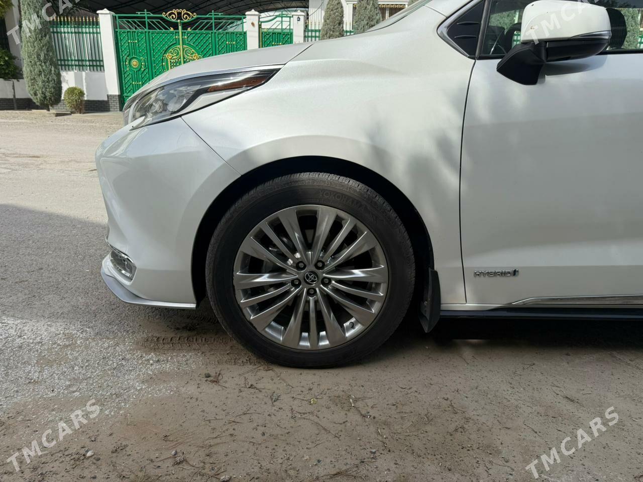 Toyota Sienna 2022 - 610 000 TMT - Aşgabat - img 5