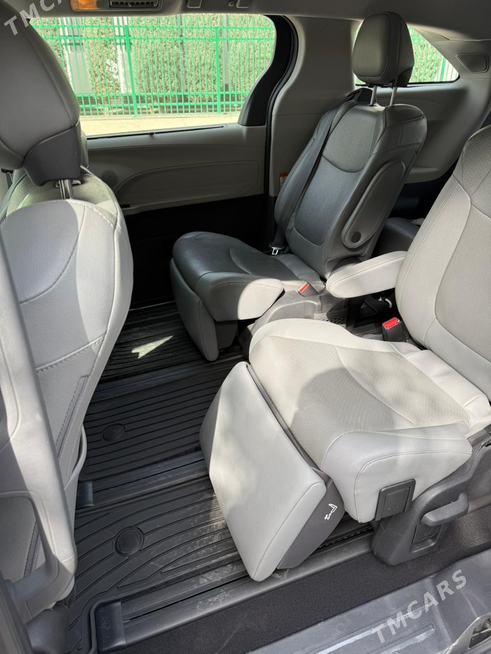 Toyota Sienna 2022 - 610 000 TMT - Aşgabat - img 3