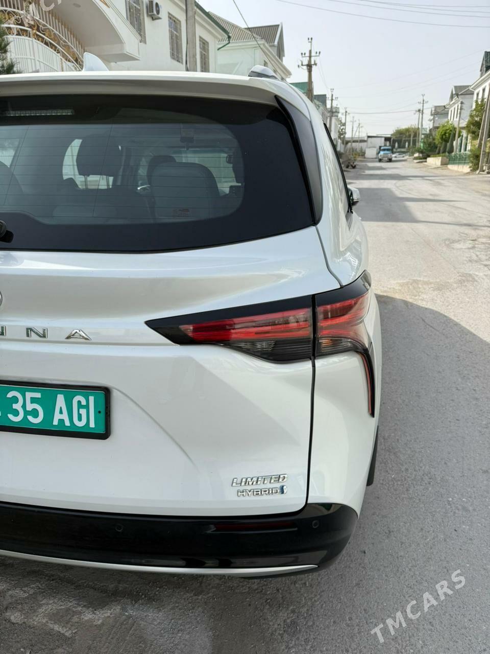 Toyota Sienna 2022 - 610 000 TMT - Aşgabat - img 4