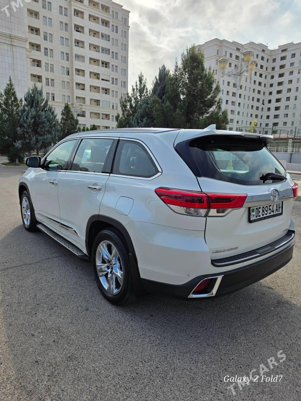 Toyota Highlander 2018 - 710 000 TMT - Ашхабад - img 8