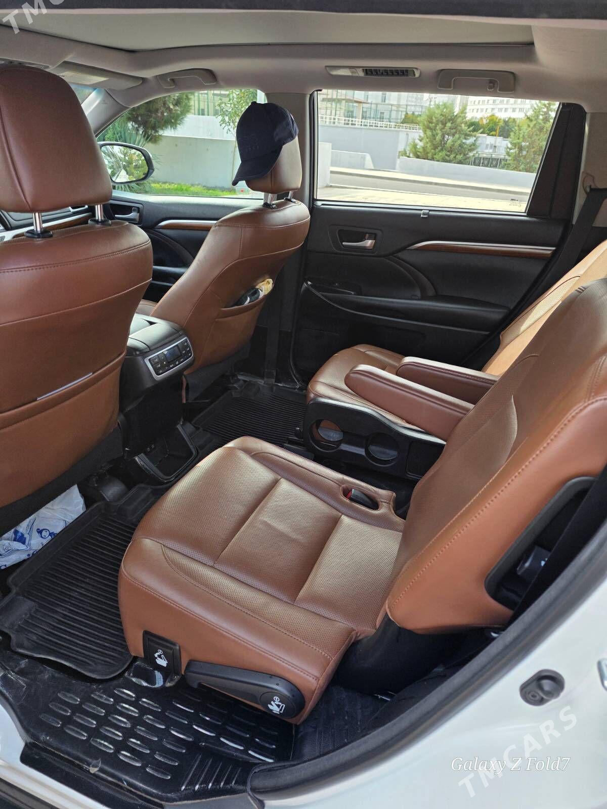 Toyota Highlander 2018 - 710 000 TMT - Ашхабад - img 2