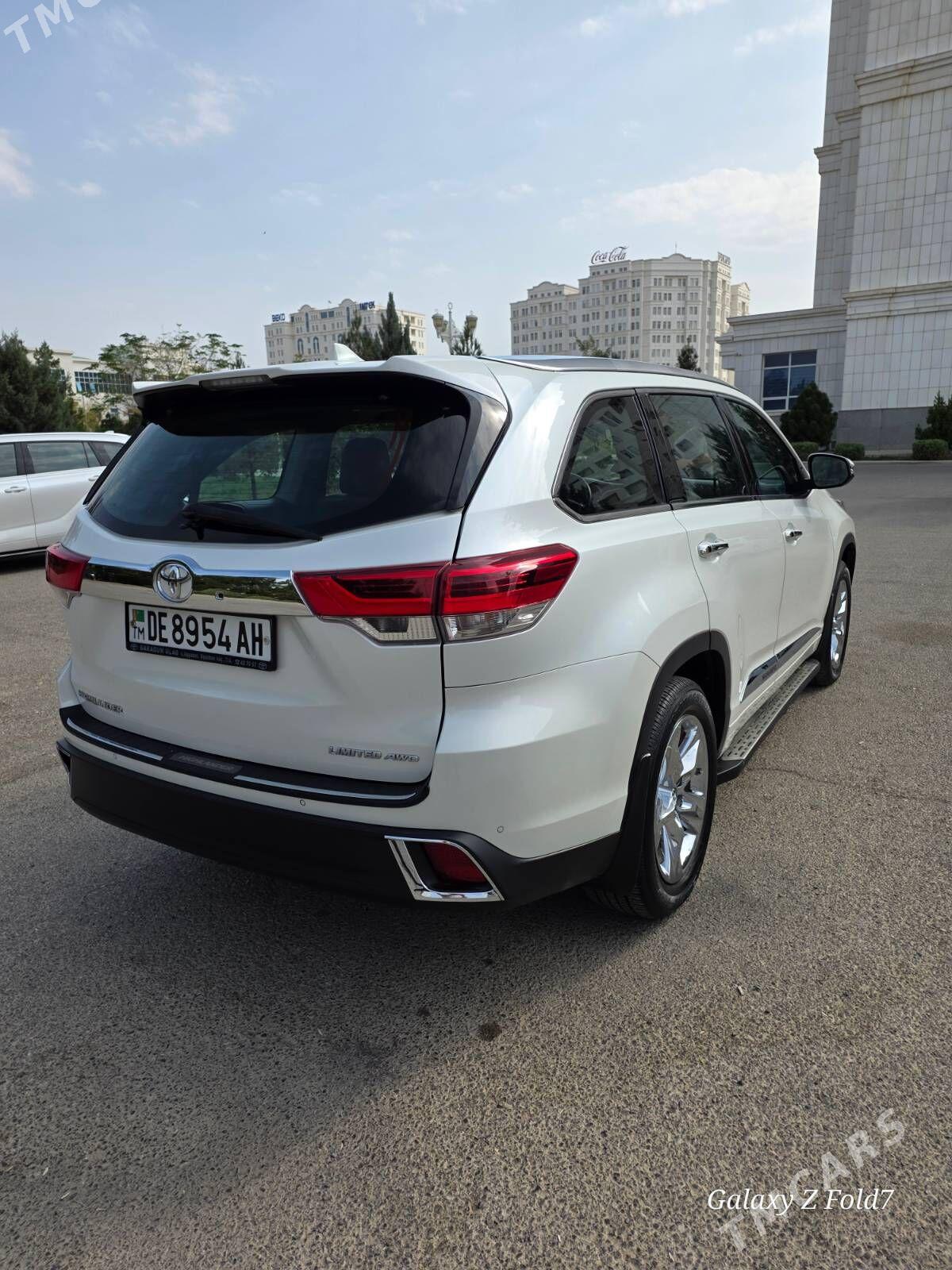 Toyota Highlander 2018 - 710 000 TMT - Ашхабад - img 3