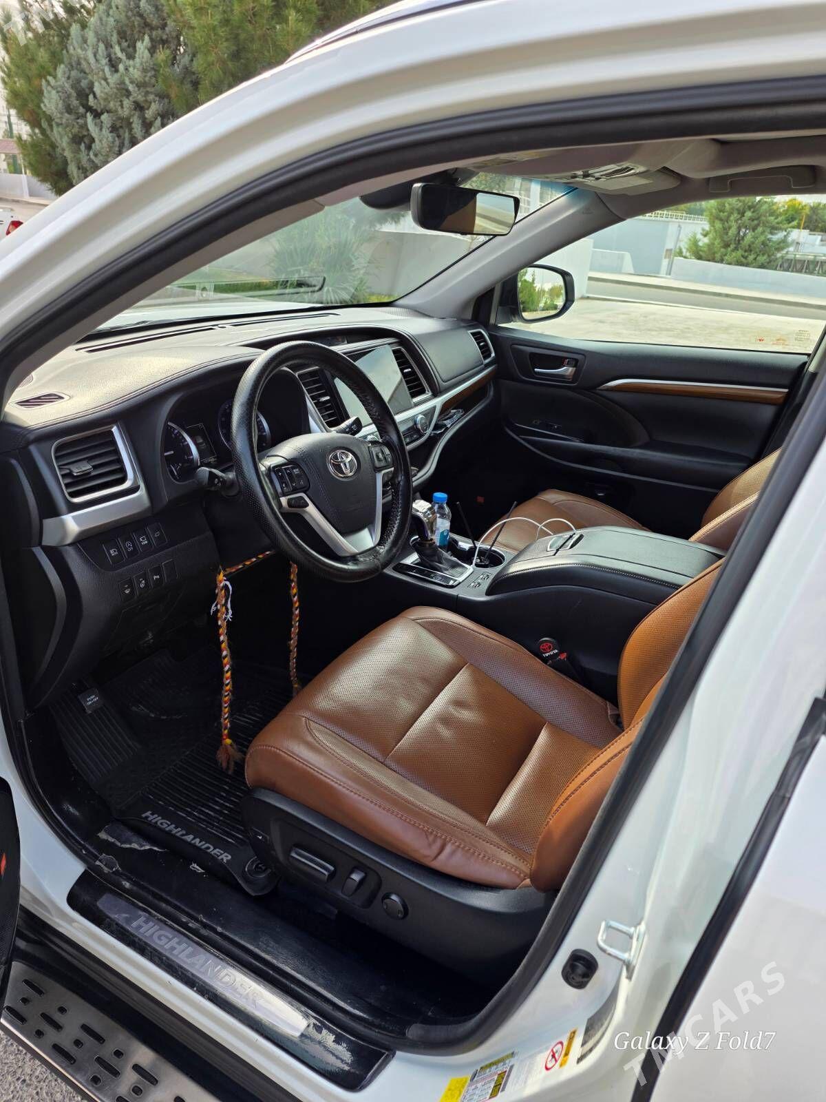 Toyota Highlander 2018 - 710 000 TMT - Ашхабад - img 1