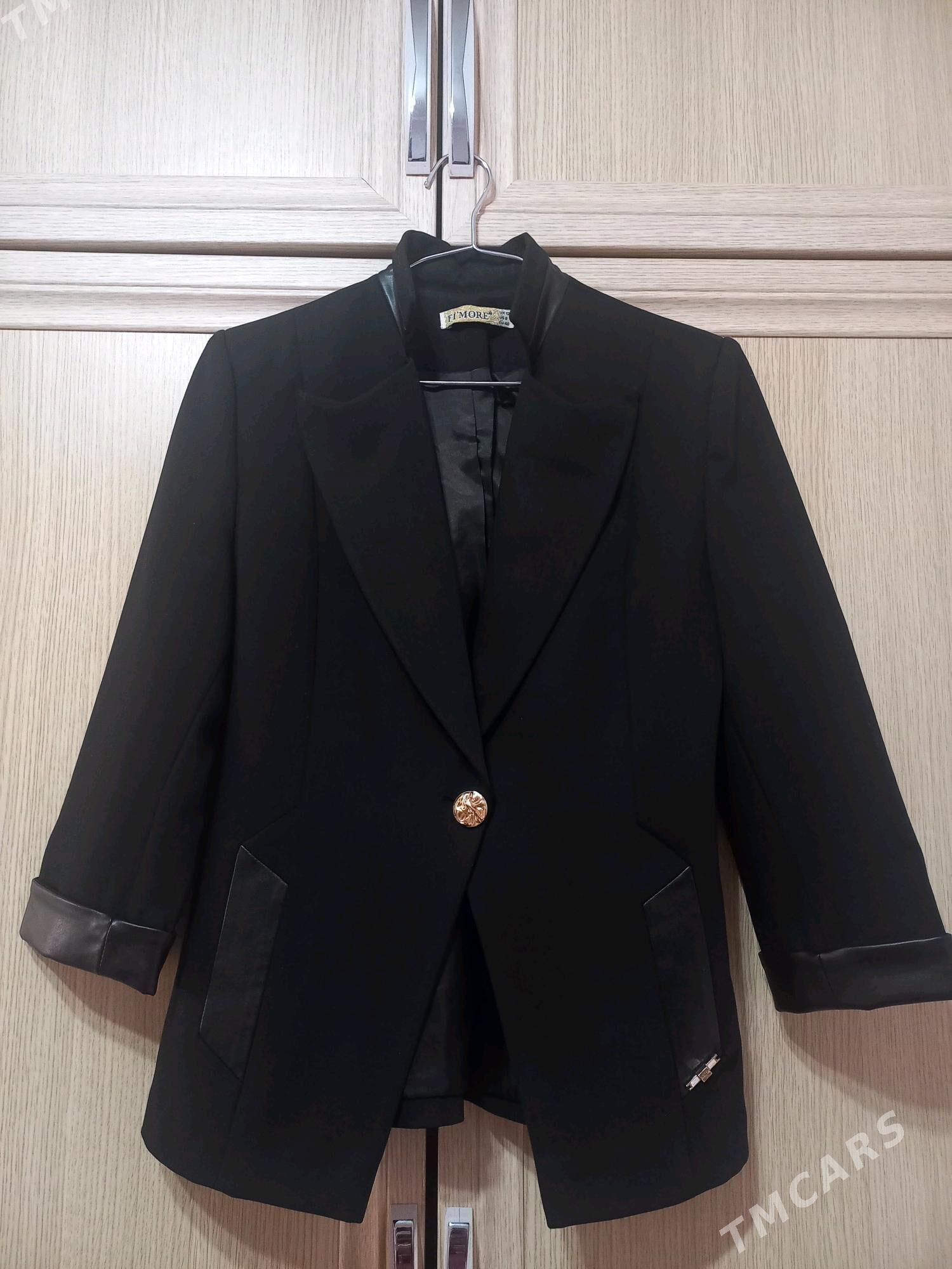 Gara kostyum/penjek - Туркменбаши - img 2