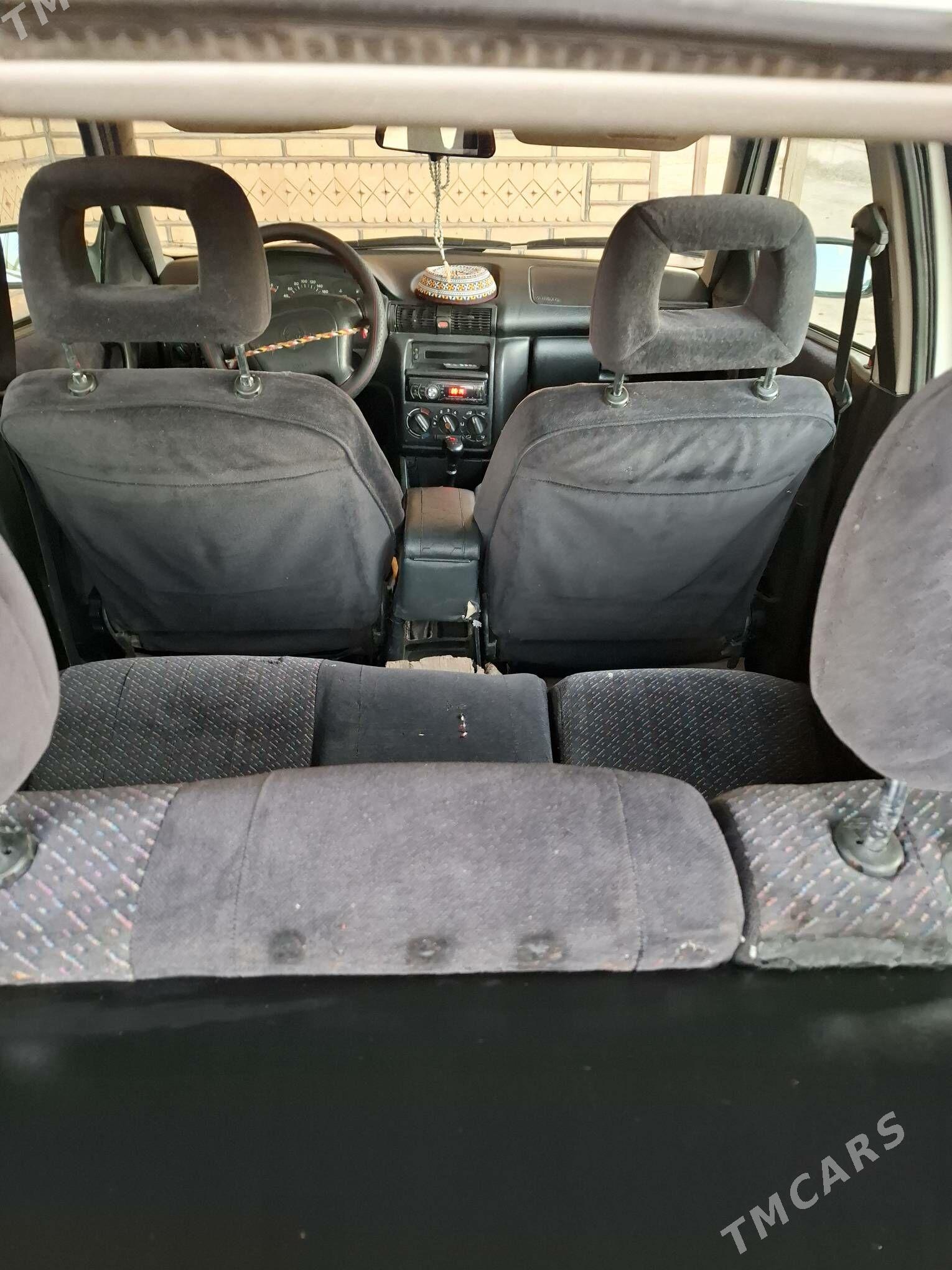 Opel Astra 1995 - 50 000 TMT - Гурбансолтан Едже - img 3