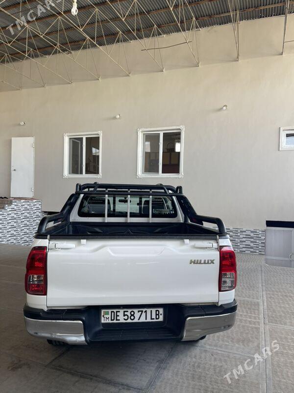Toyota Hilux 2017 - 500 000 TMT - Туркменабат - img 5