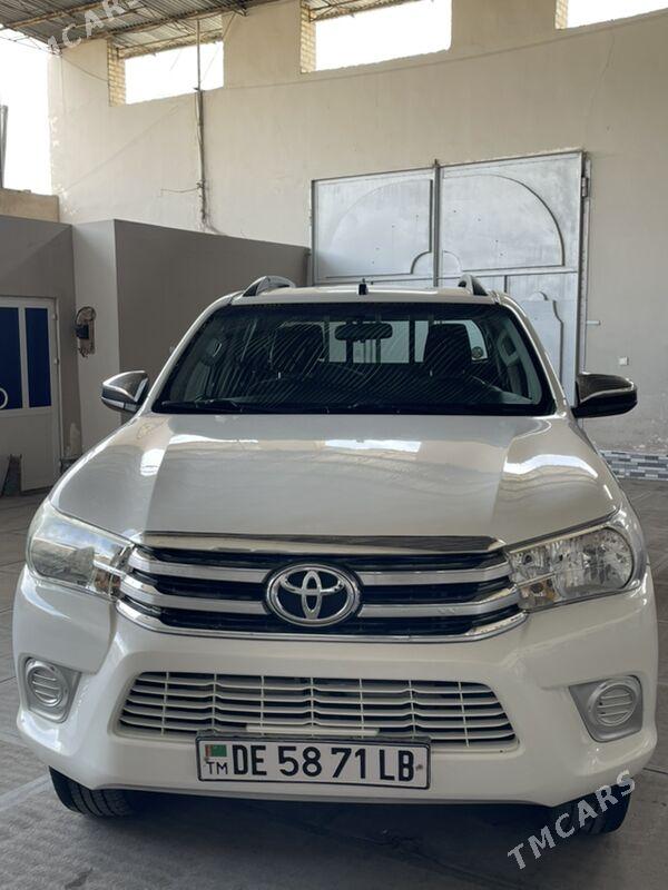 Toyota Hilux 2017 - 500 000 TMT - Туркменабат - img 4