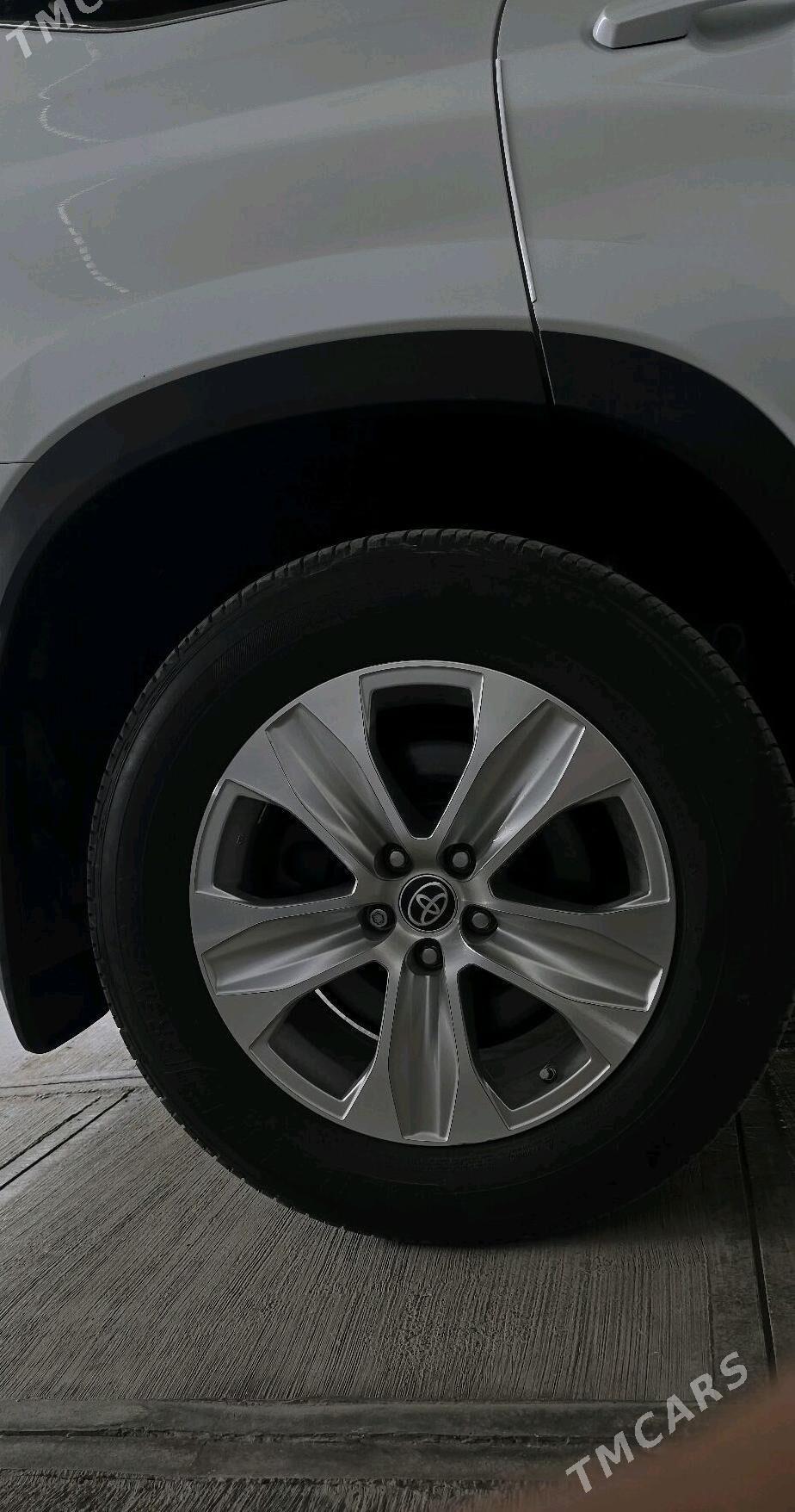 Toyota Highlander 2022 - 627 200 TMT - Ашхабад - img 4