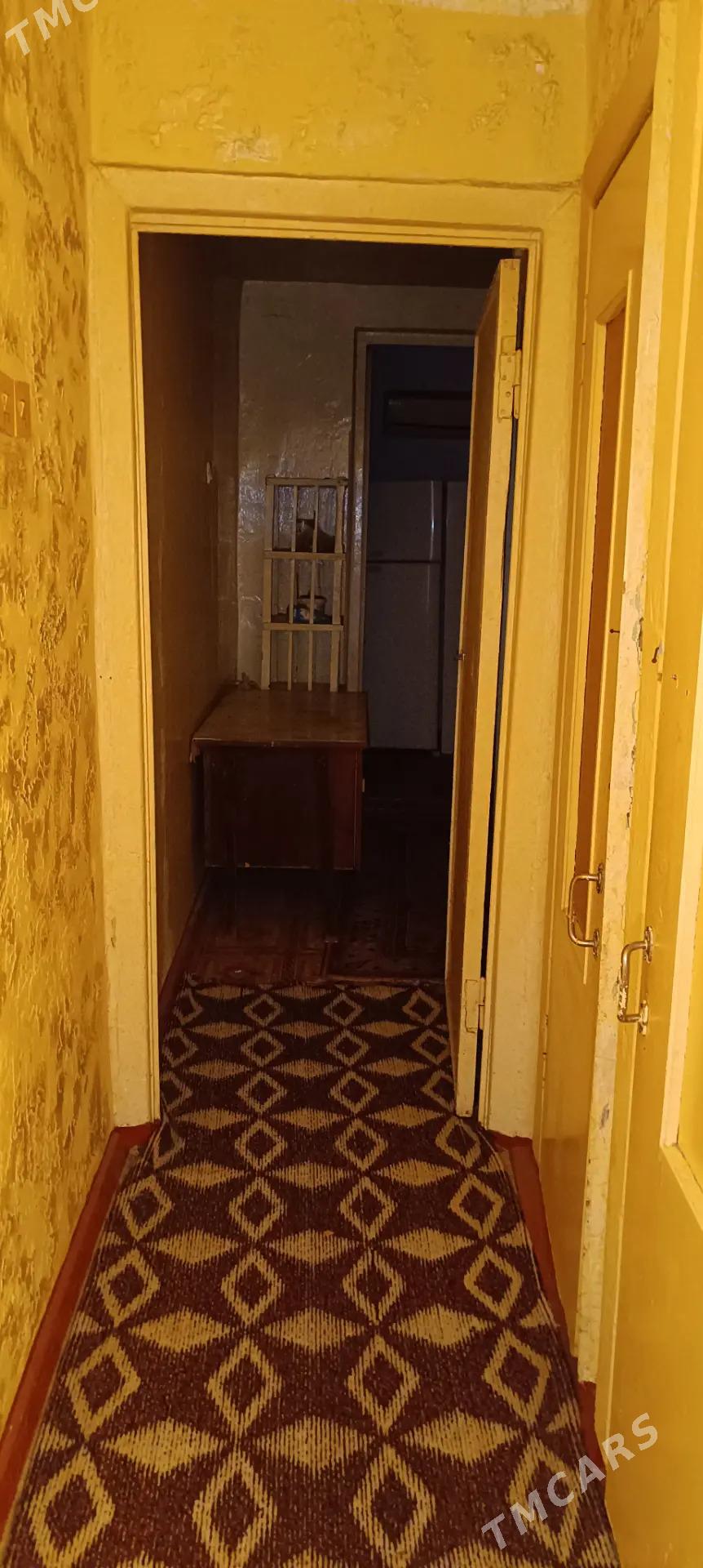 10 микрорайон 3 ком. - 10 mkr - img 3