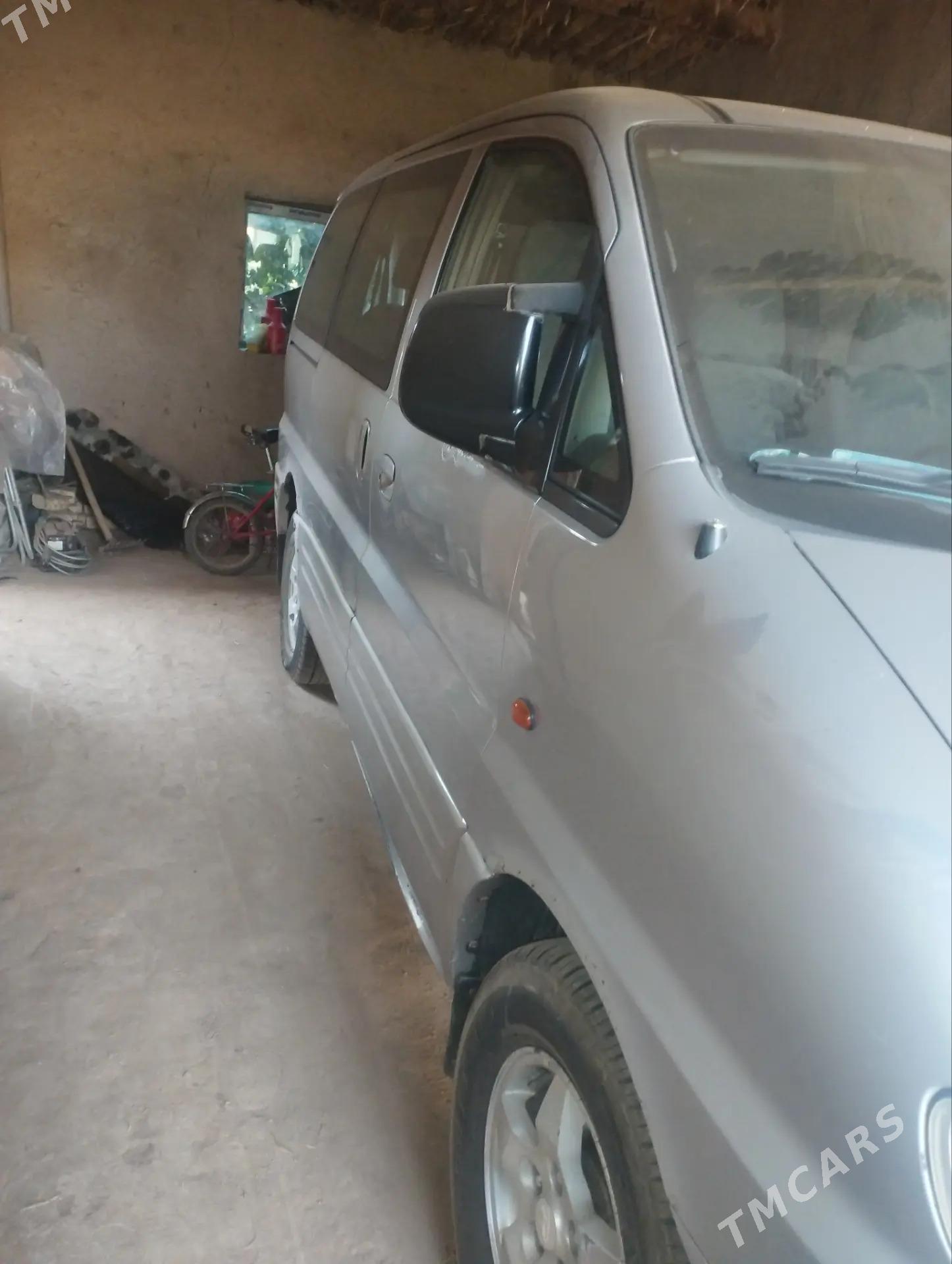 Hyundai Staria 2000 - 70 000 TMT - Гурбансолтан Едже - img 4