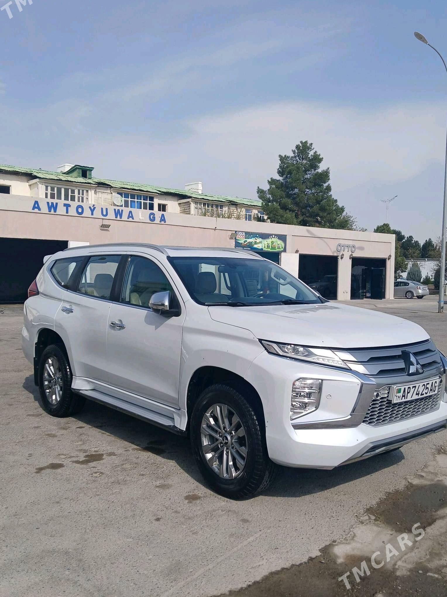 Mitsubishi Pajero 2020 - 385 000 TMT - 6 мкр - img 1