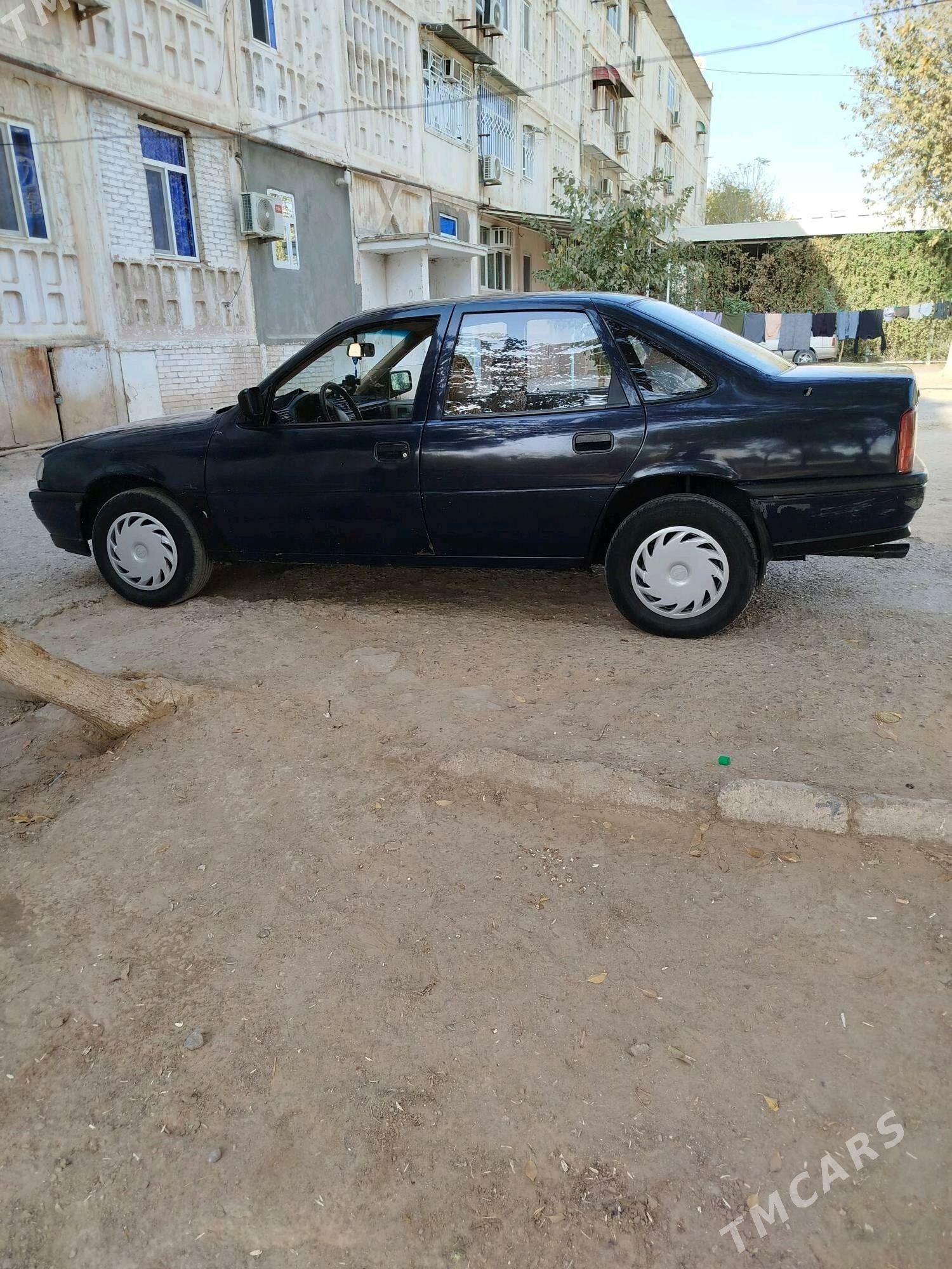 Opel Vectra 1990 - 35 000 TMT - Мары - img 3