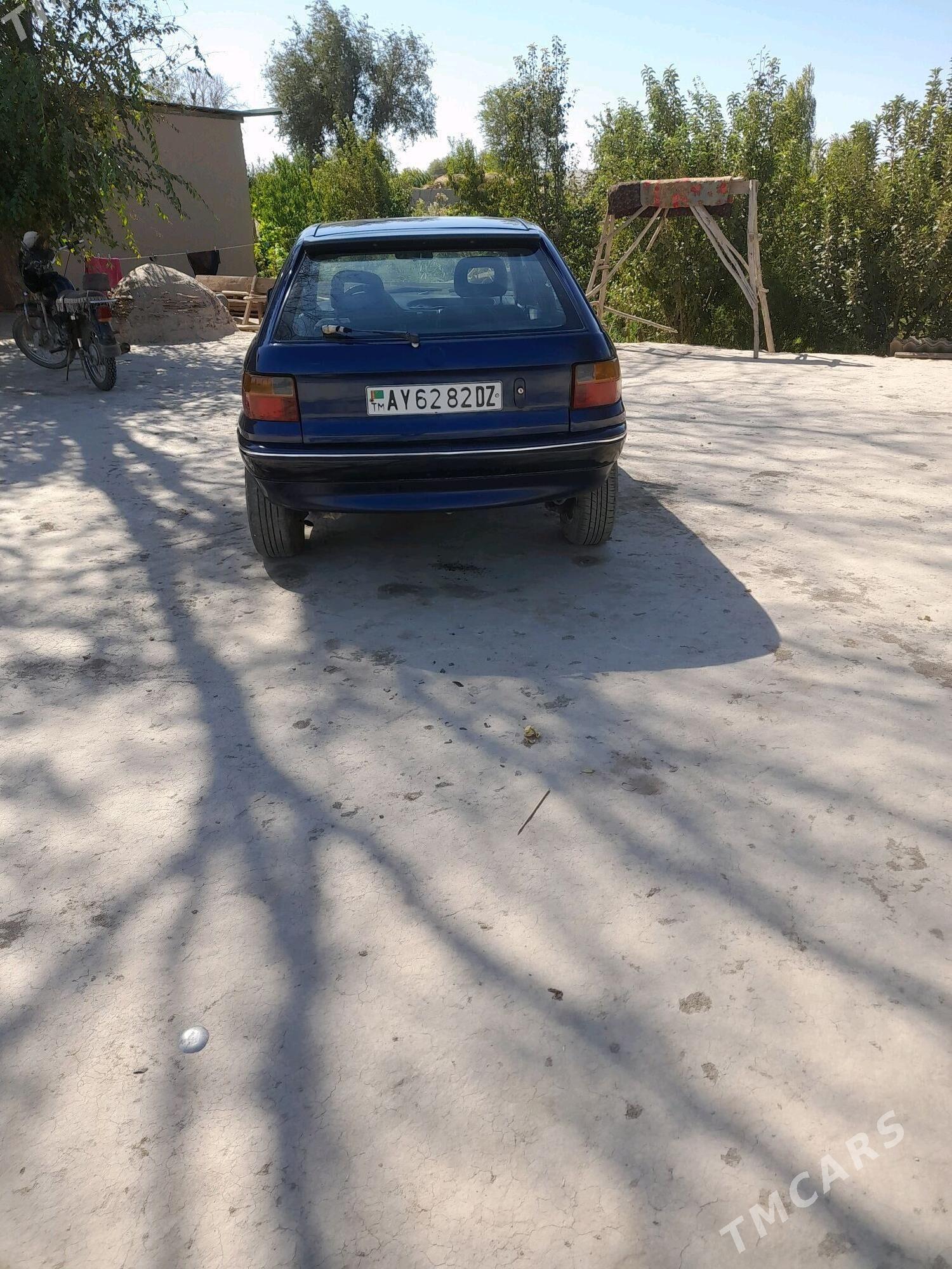 Opel Astra 1993 - 40 000 TMT - Гурбансолтан Едже - img 1