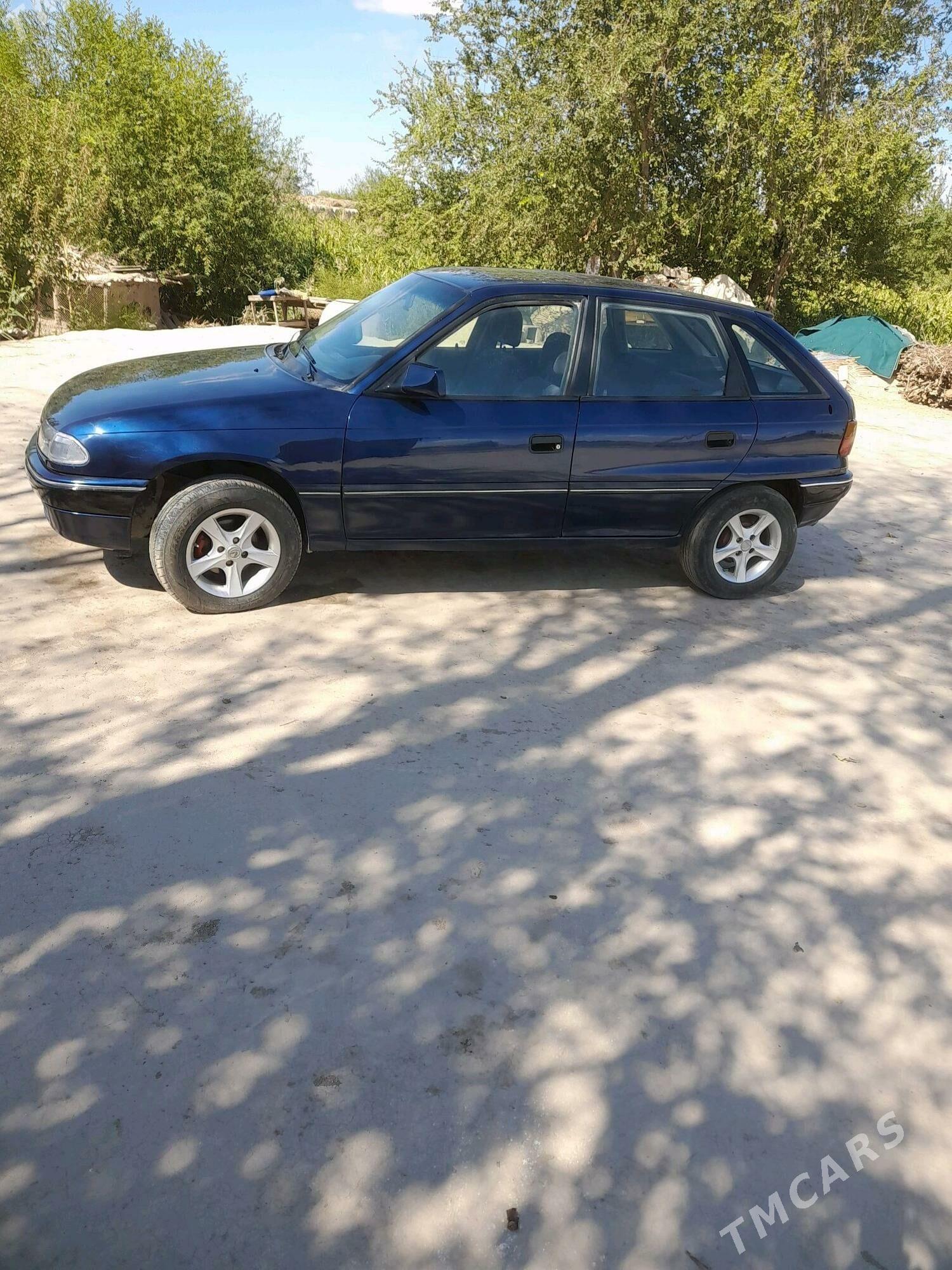 Opel Astra 1993 - 40 000 TMT - Гурбансолтан Едже - img 2
