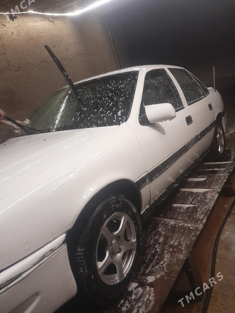 Opel Vectra 1990 - 35 000 TMT - Гурбансолтан Едже - img 1