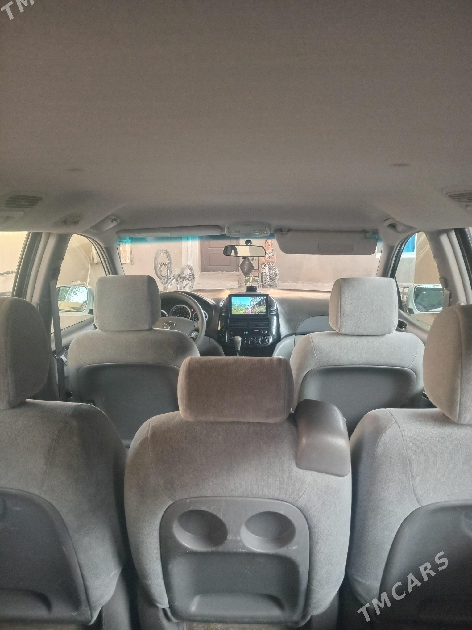 Toyota Sienna 2004 - 240 000 TMT - Теджен - img 7