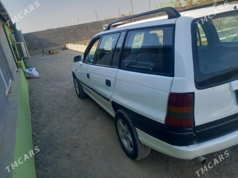 Opel Astra 1995 - 45 000 TMT - Бахарден - img 4