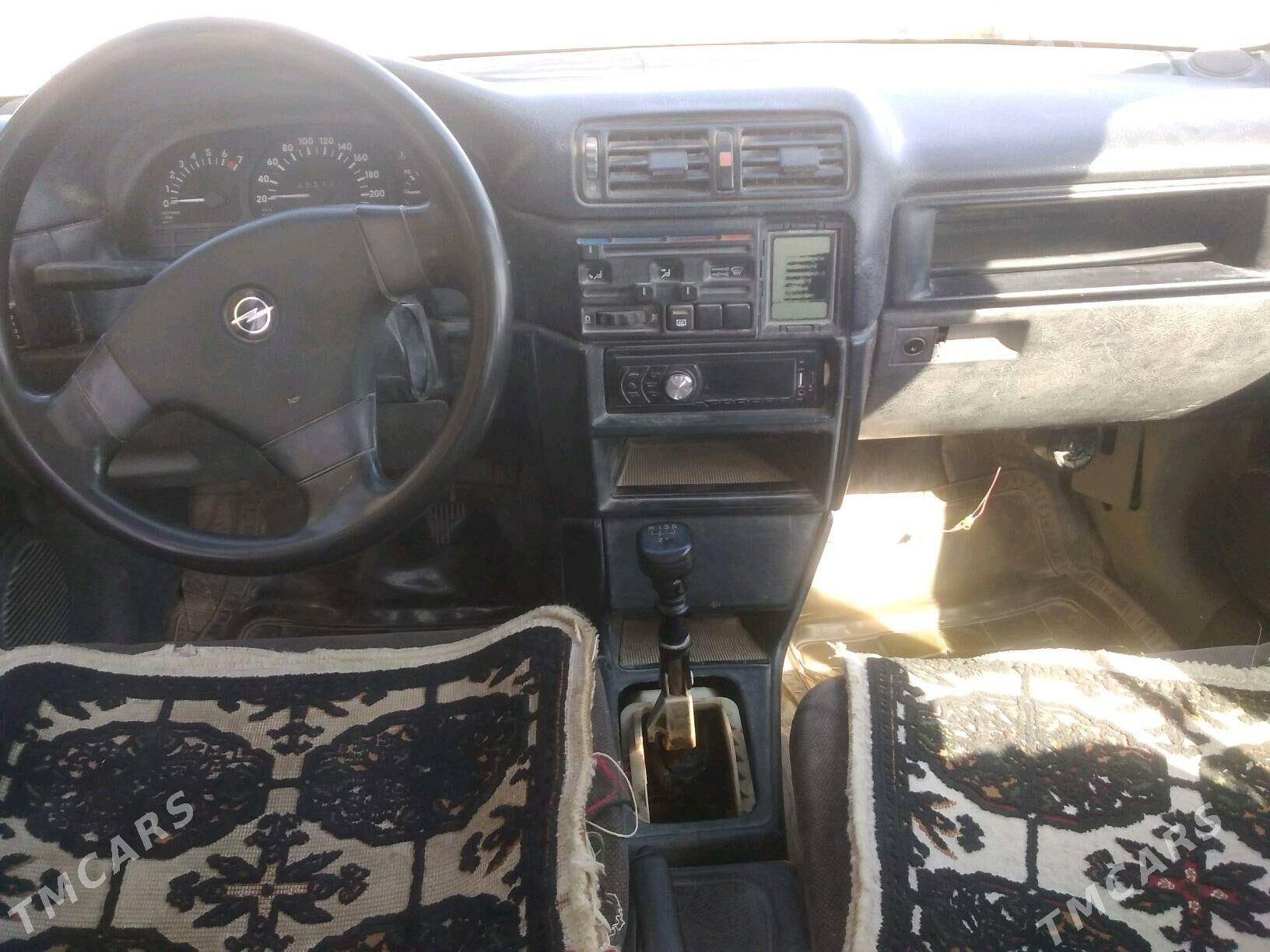 Opel Vectra 1992 - 22 000 TMT - Магданлы - img 3