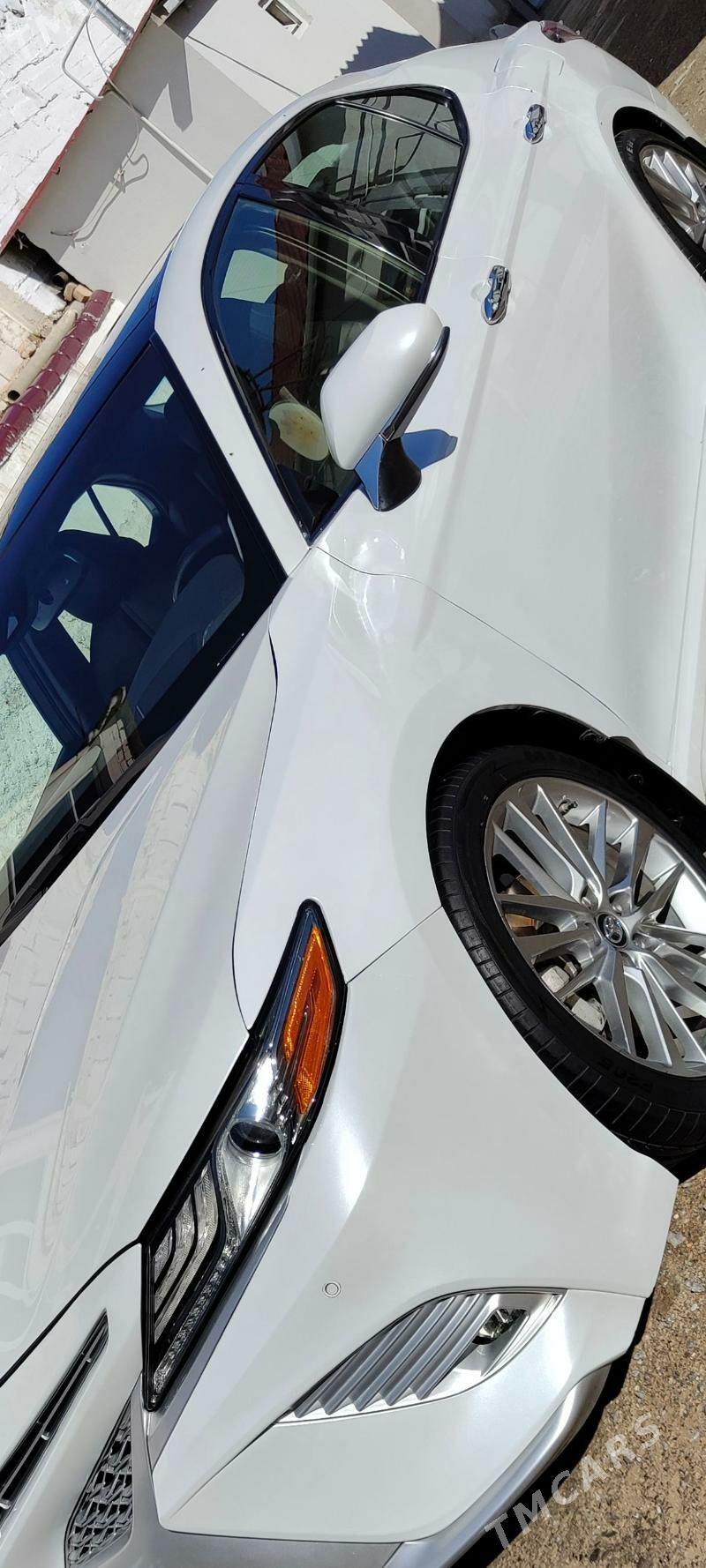 Toyota Camry 2018 - 390 000 TMT - Aşgabat - img 2