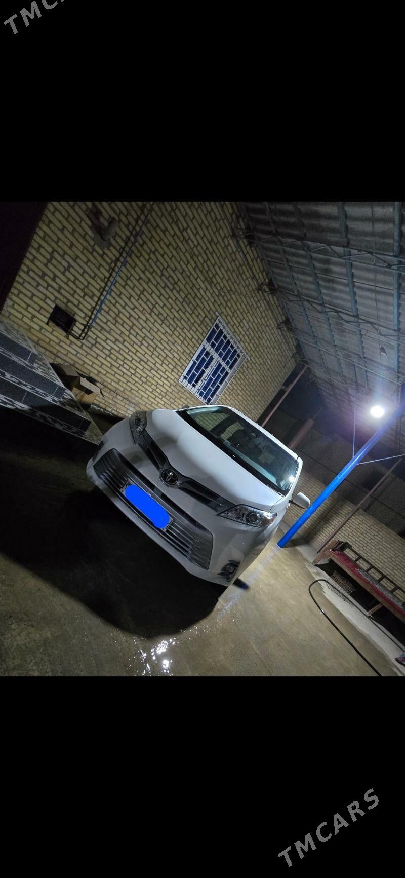 Toyota Sienna 2019 - 480 000 TMT - Туркменабат - img 6