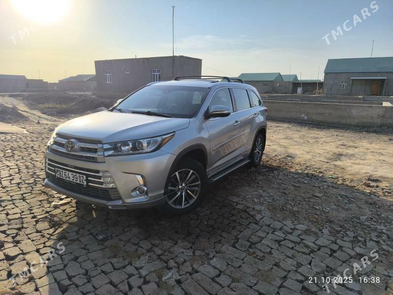 Toyota Highlander 2019 - 460 000 TMT - Gurbansoltan Eje - img 2