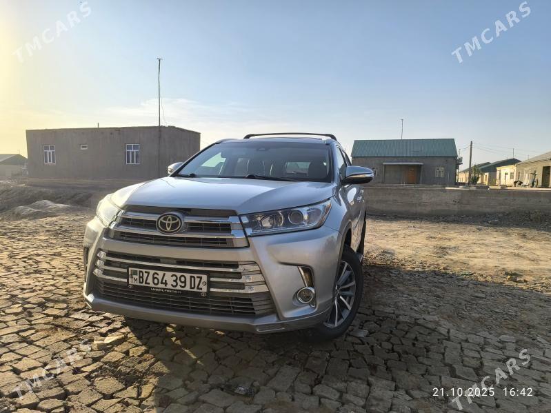 Toyota Highlander 2019 - 460 000 TMT - Gurbansoltan Eje - img 4