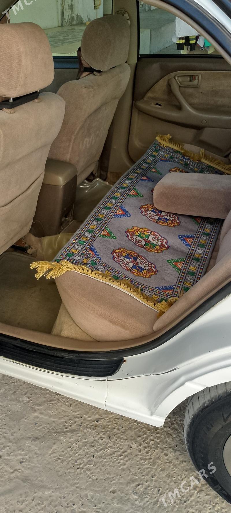 Toyota Camry 1998 - 120 000 TMT - Сейди - img 1
