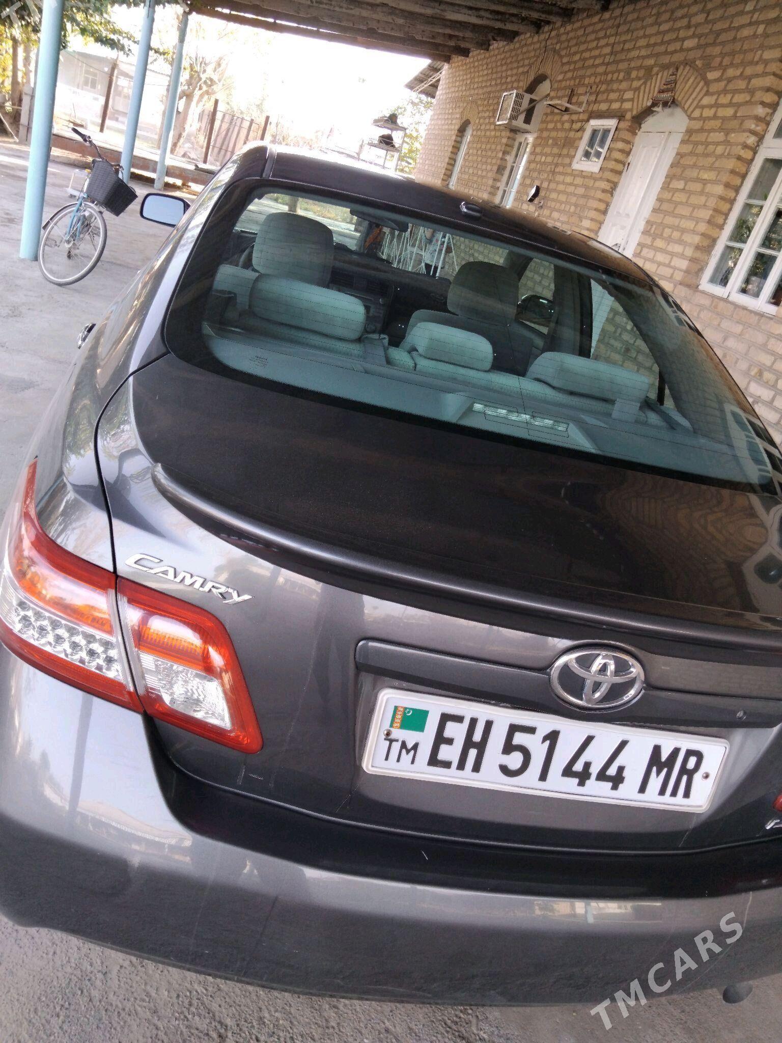 Toyota Camry 2010 - 196 000 TMT - Ýolöten - img 2