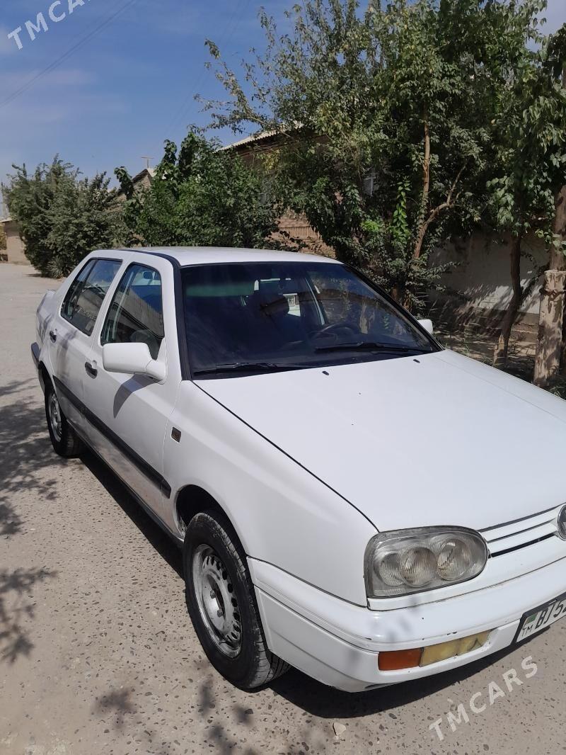 Volkswagen Jetta 1994 - 33 000 TMT - Кака - img 1