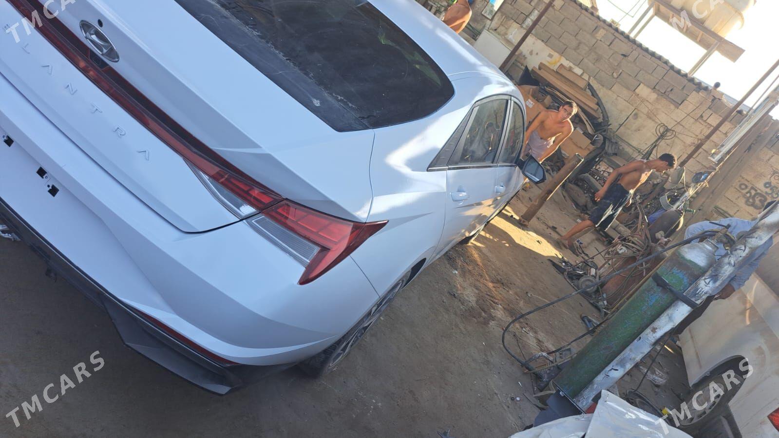 Hyundai Elantra 2021 - 210 000 TMT - Мары - img 7