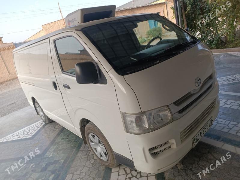 Toyota Hiace 2008 - 250 000 TMT - Чарджоу - img 2