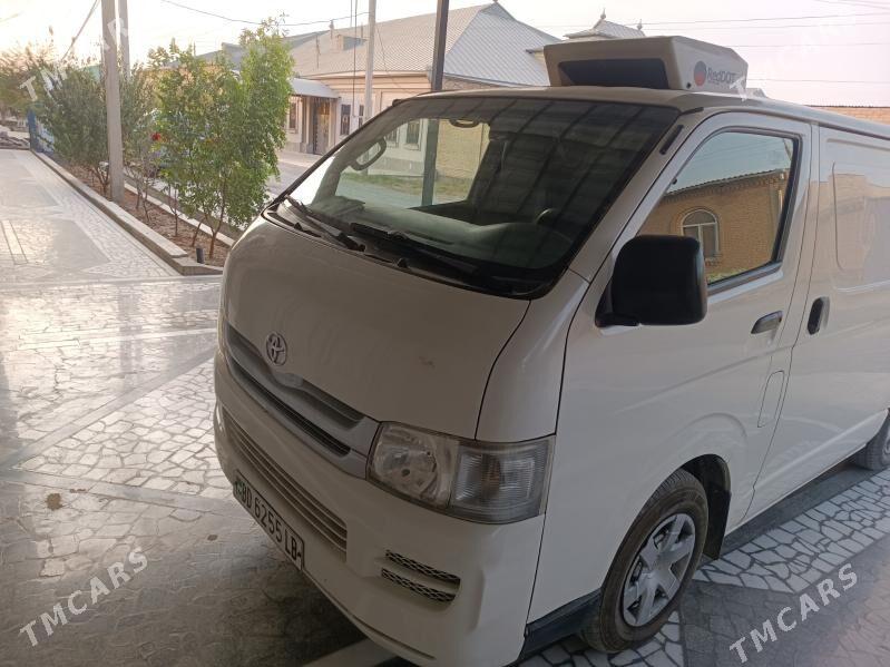 Toyota Hiace 2008 - 250 000 TMT - Чарджоу - img 1