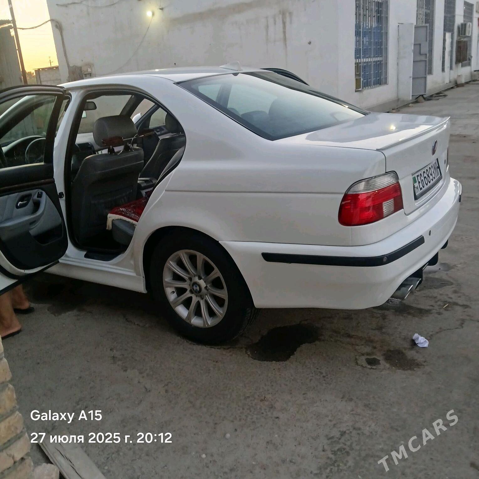 BMW E39 2002 - 130 000 TMT - Mary - img 3