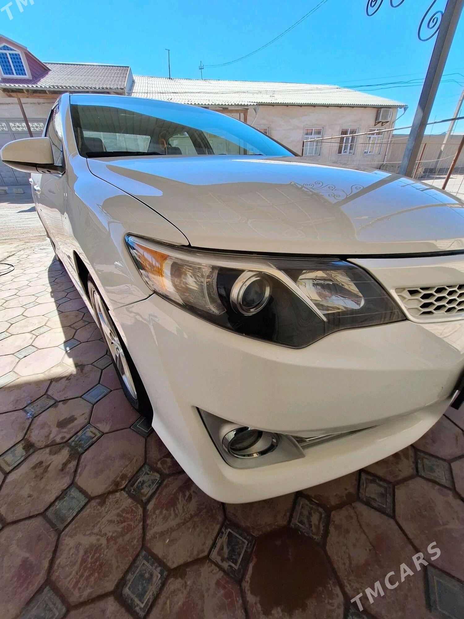 Toyota Camry 2013 - 235 000 TMT - Кёнеургенч - img 3