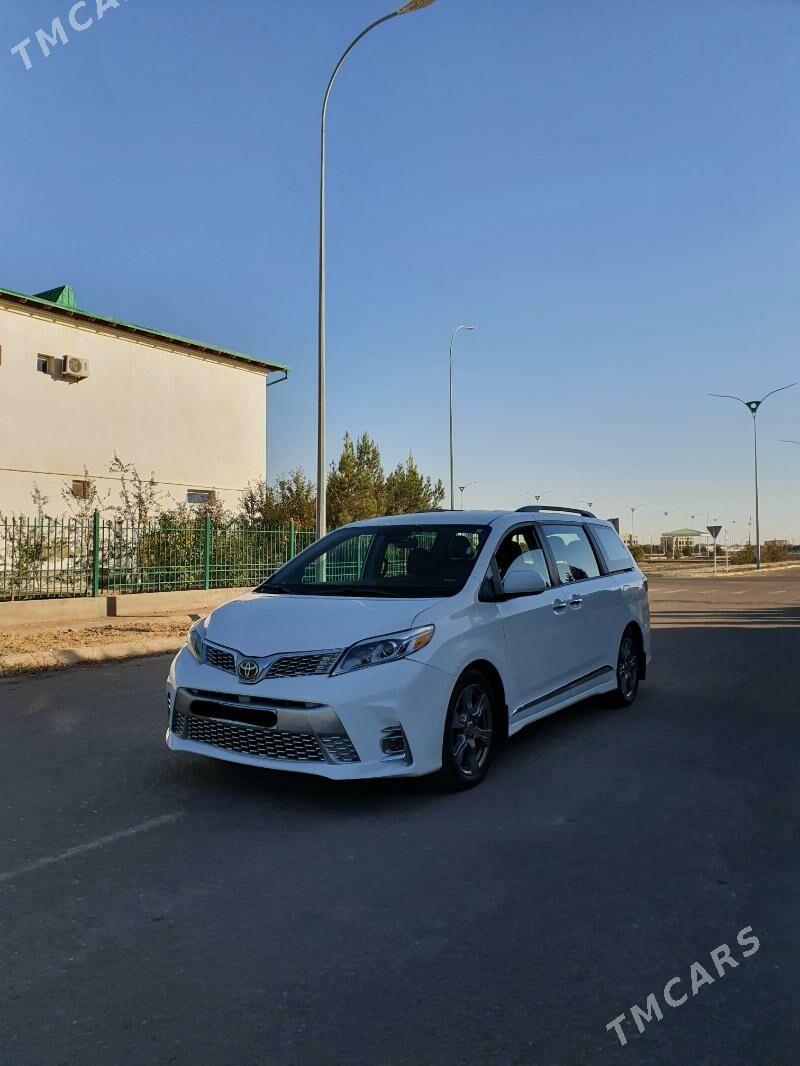 Toyota Sienna 2020 - 400 000 TMT - Дашогуз - img 4