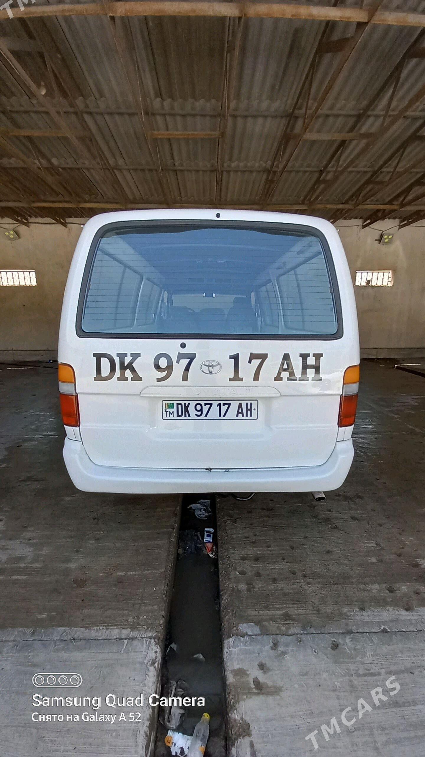 Toyota Hiace 2001 - 120 000 TMT - Теджен - img 2
