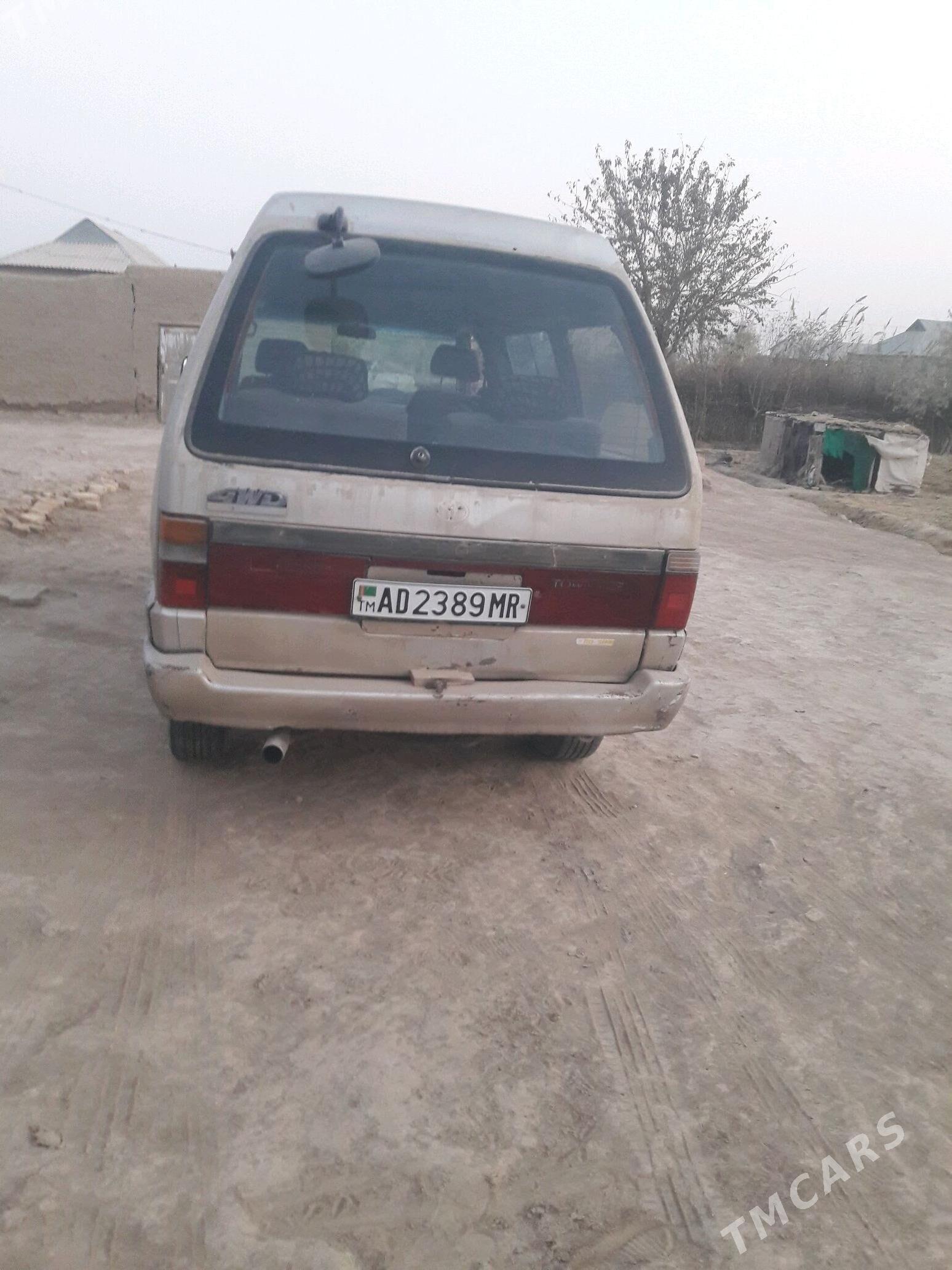 Toyota Town Ace 1989 - 20 000 TMT - Ёлётен - img 3