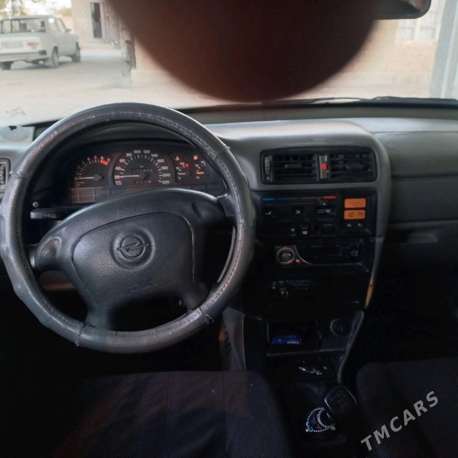 Opel Vectra 1994 - 35 000 TMT - Bäherden - img 1