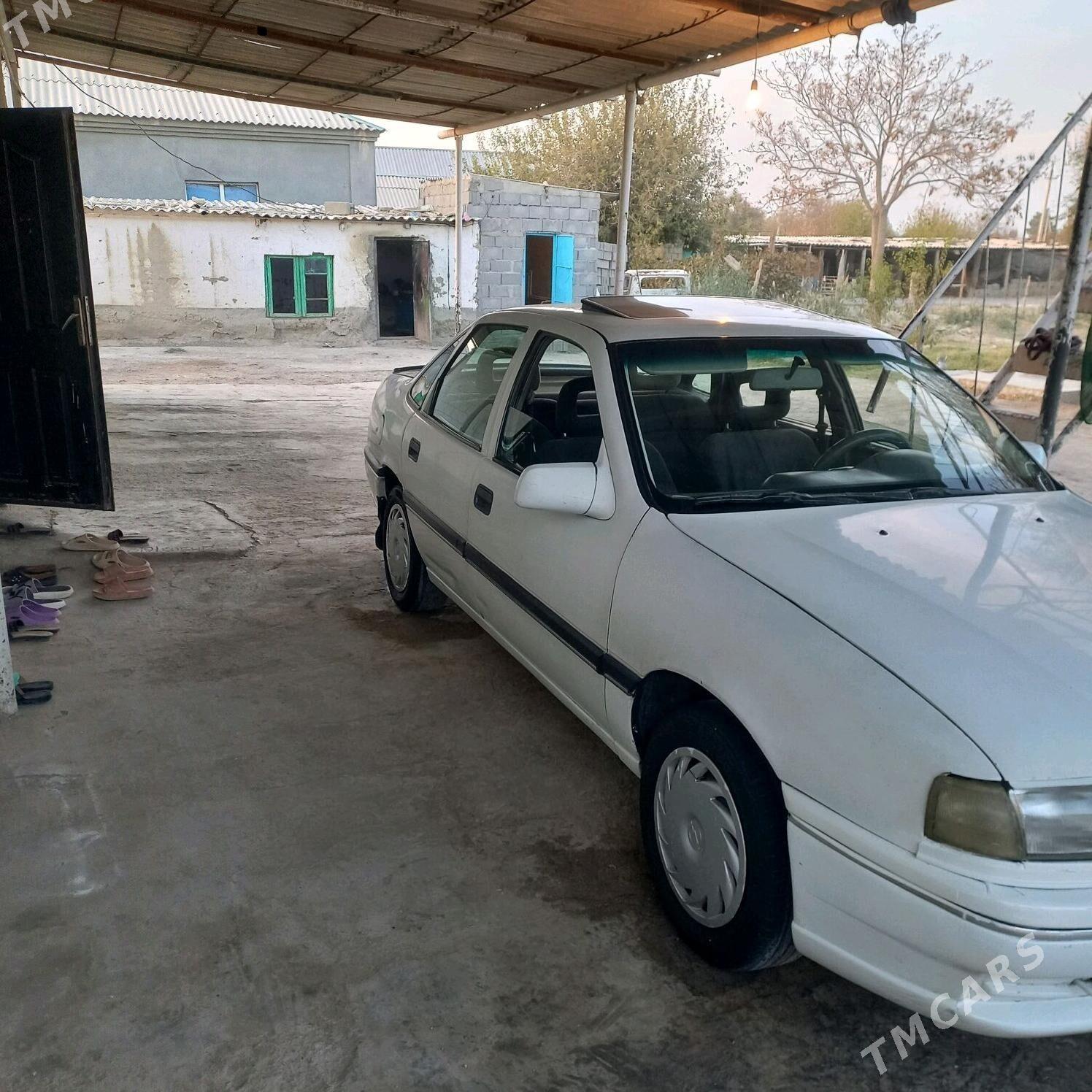 Opel Vectra 1994 - 35 000 TMT - Бахарден - img 6