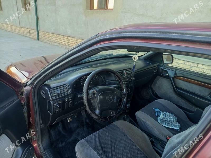 Opel Vectra 1995 - 30 000 TMT - Дашогуз - img 5