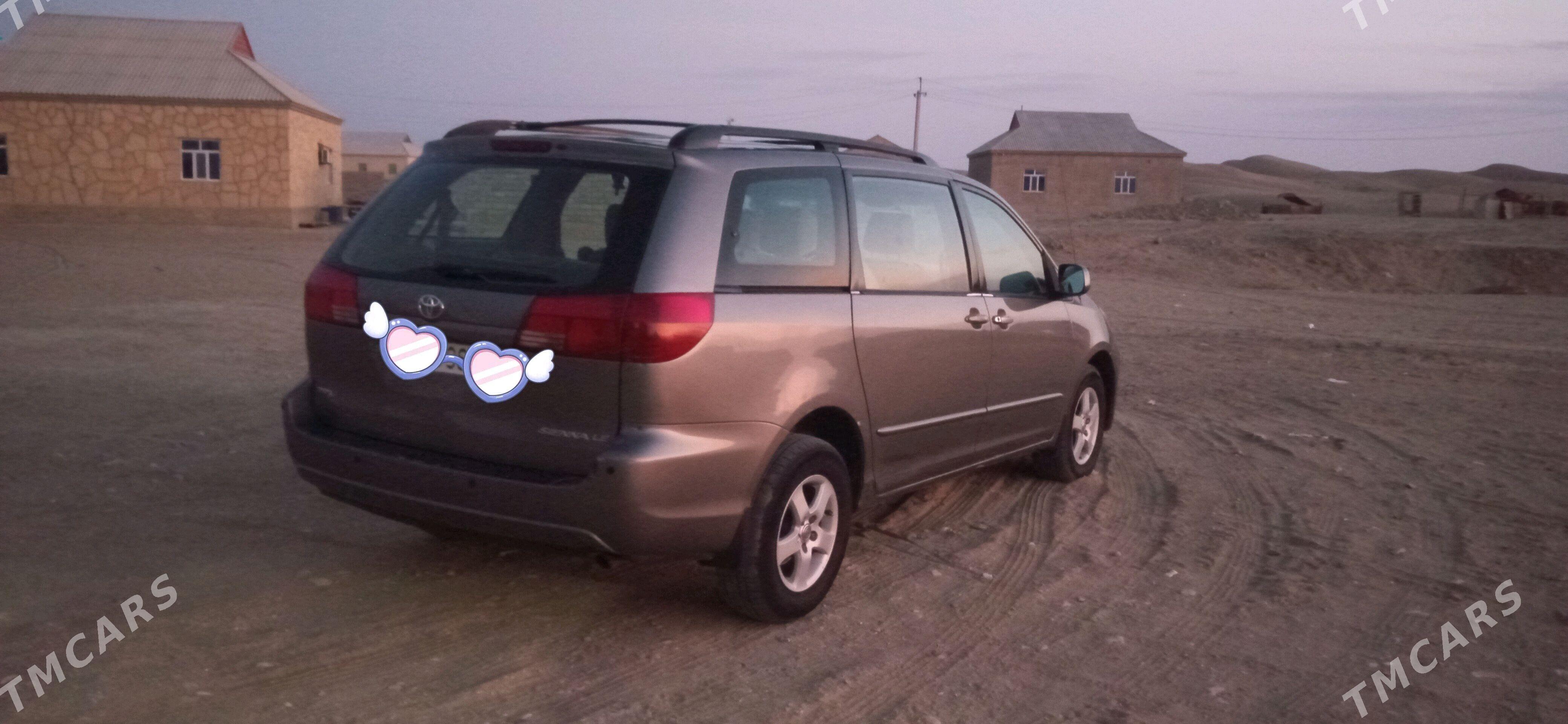 Toyota Sienna 2005 - 180 000 TMT - Эсенгулы - img 5