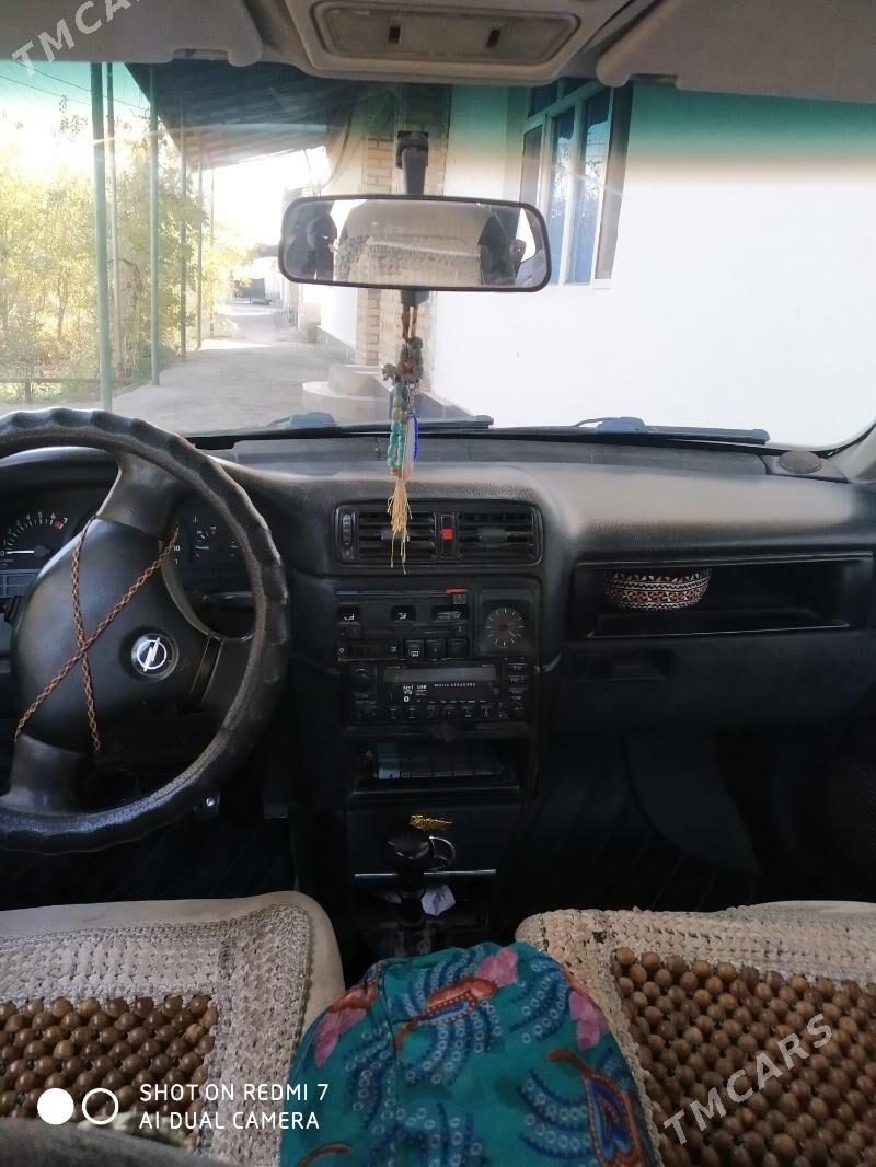 Opel Vectra 1991 - 36 000 TMT - Болдумсаз - img 2