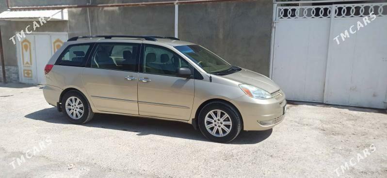 Toyota Sienna 2004 - 210 000 TMT - Магданлы - img 1