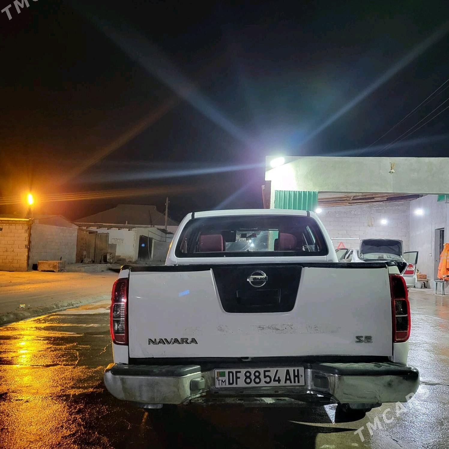 Nissan Navara 2011 - 138 000 TMT - Гёкдепе - img 3