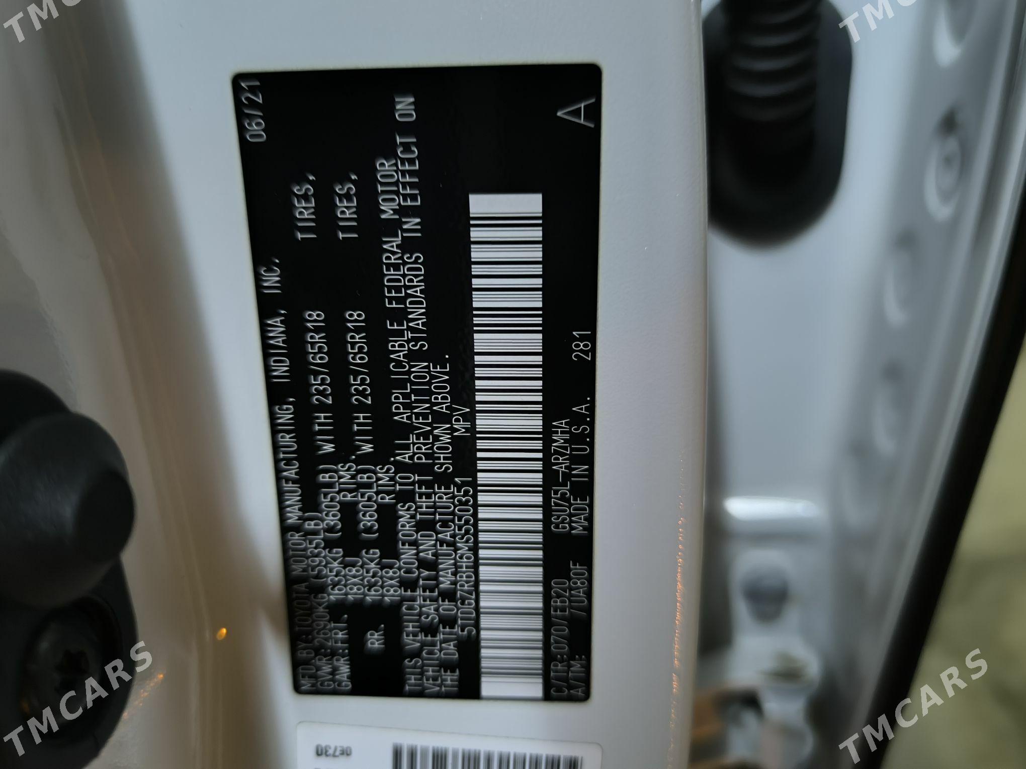 Toyota Highlander 2021 - 650 000 TMT - Aşgabat - img 5