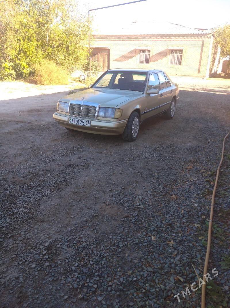Mercedes-Benz 230E 1985 - 45 000 TMT - Болдумсаз - img 3